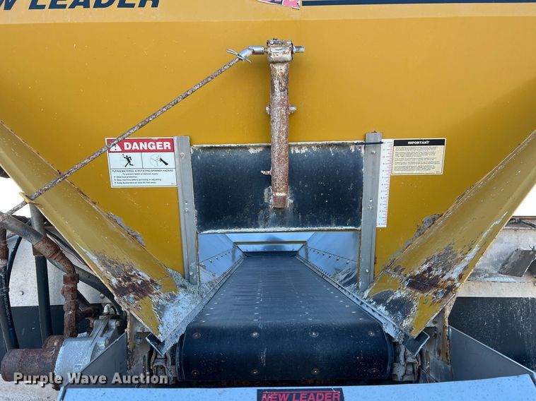 image for item NI9110 1999 Ag-Chem Terra Gator 8104  applicator