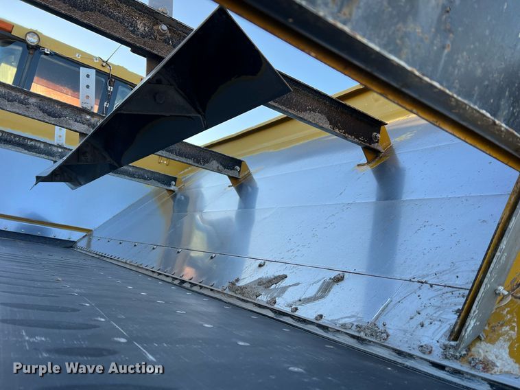 image for item NI9110 1999 Ag-Chem Terra Gator 8104  applicator