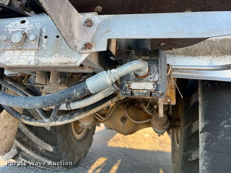 image for item NI9110 1999 Ag-Chem Terra Gator 8104  applicator