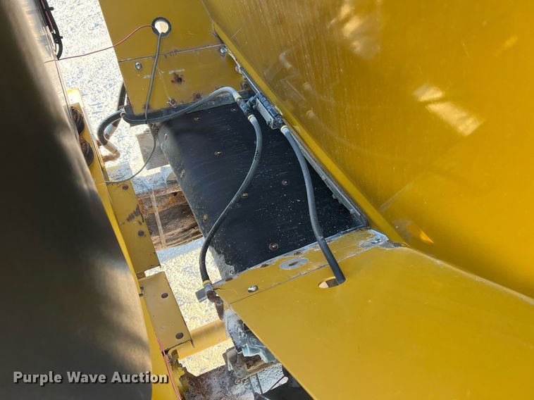 image for item NI9110 1999 Ag-Chem Terra Gator 8104  applicator