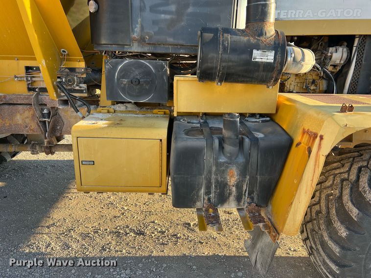 image for item NI9110 1999 Ag-Chem Terra Gator 8104  applicator