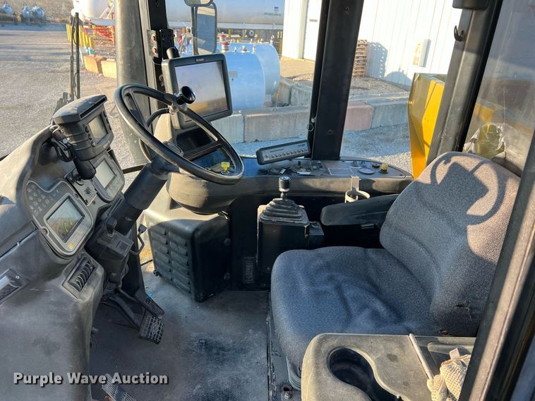 image for item NI9110 1999 Ag-Chem Terra Gator 8104  applicator