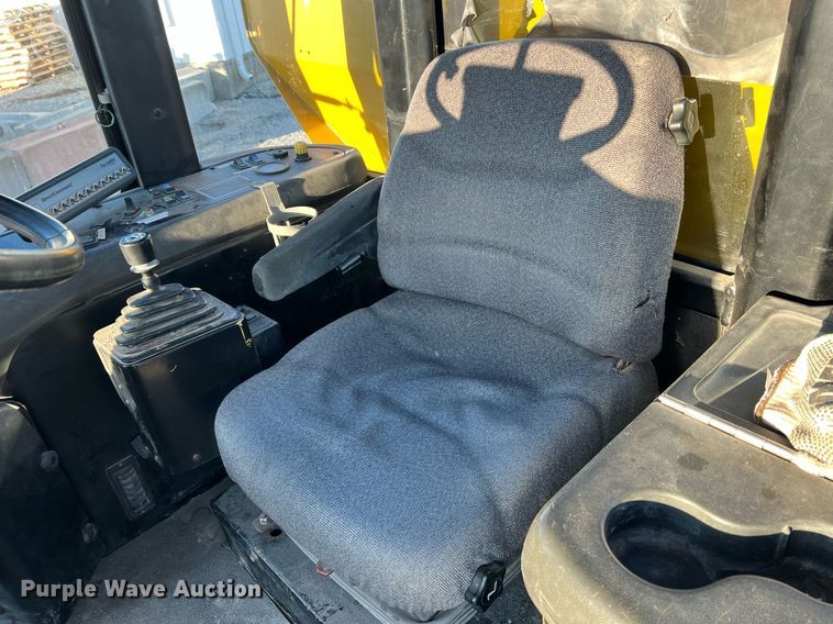 image for item NI9110 1999 Ag-Chem Terra Gator 8104  applicator