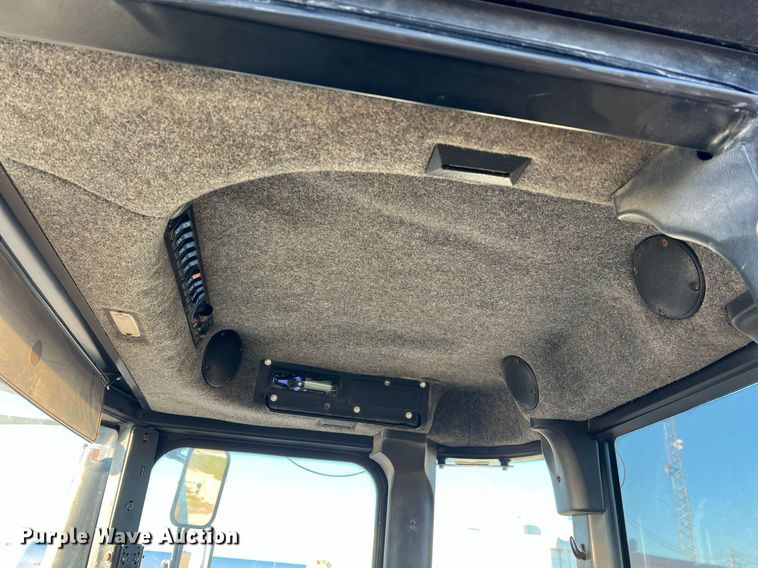 image for item NI9110 1999 Ag-Chem Terra Gator 8104  applicator