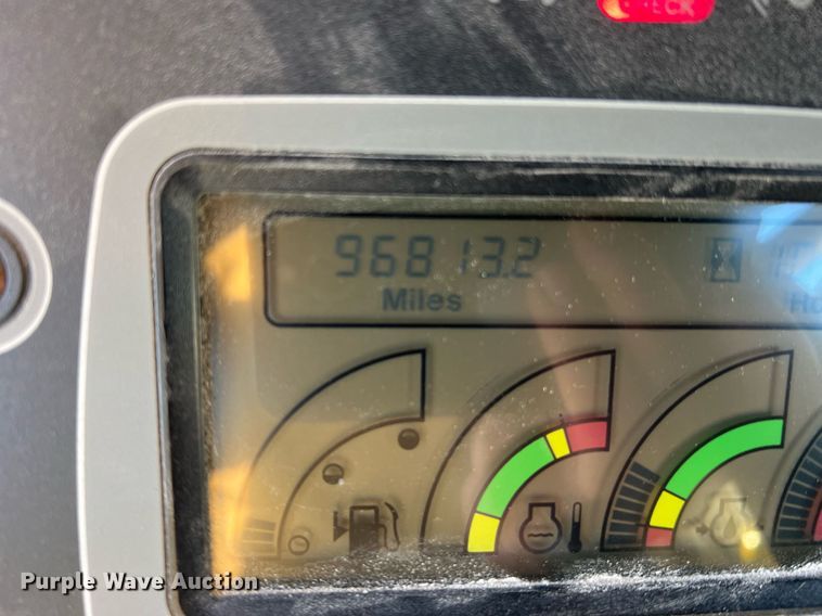 image for item NI9110 1999 Ag-Chem Terra Gator 8104  applicator