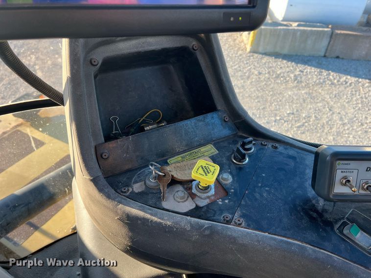 image for item NI9110 1999 Ag-Chem Terra Gator 8104  applicator