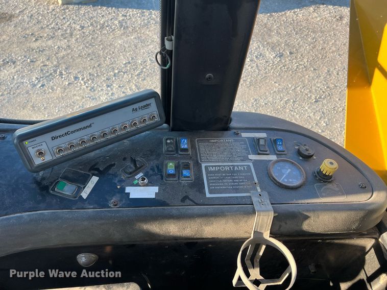 image for item NI9110 1999 Ag-Chem Terra Gator 8104  applicator