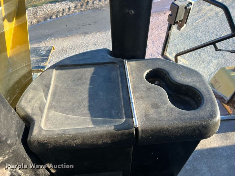 image for item NI9110 1999 Ag-Chem Terra Gator 8104  applicator