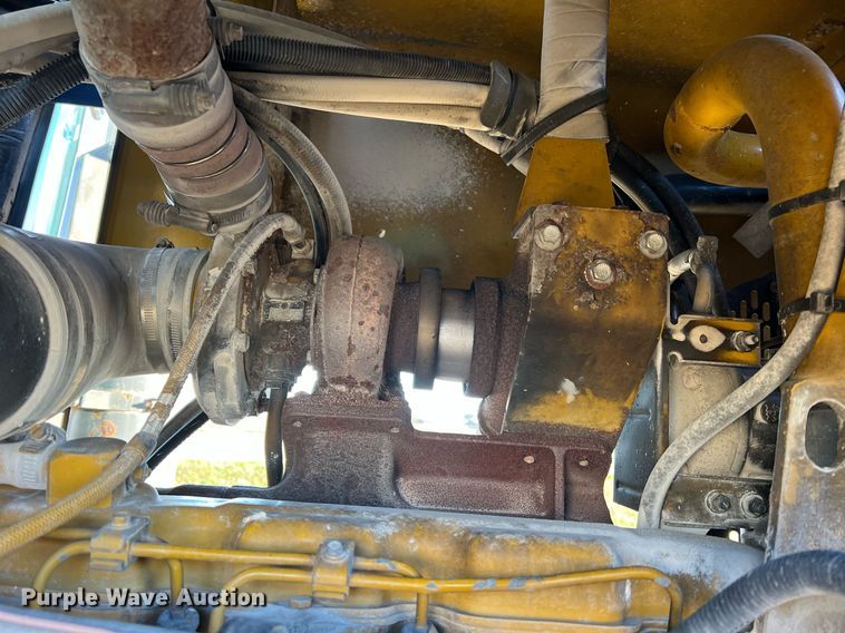 image for item NI9110 1999 Ag-Chem Terra Gator 8104  applicator