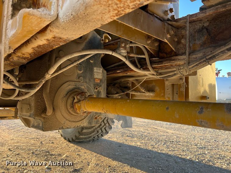 image for item NI9110 1999 Ag-Chem Terra Gator 8104  applicator