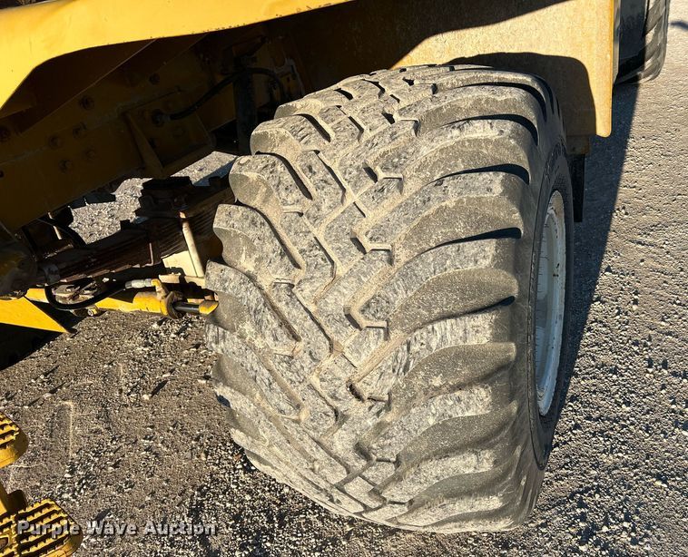 image for item NI9110 1999 Ag-Chem Terra Gator 8104  applicator