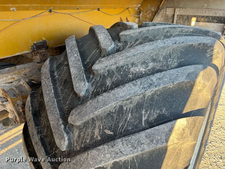 image for item NI9110 1999 Ag-Chem Terra Gator 8104  applicator