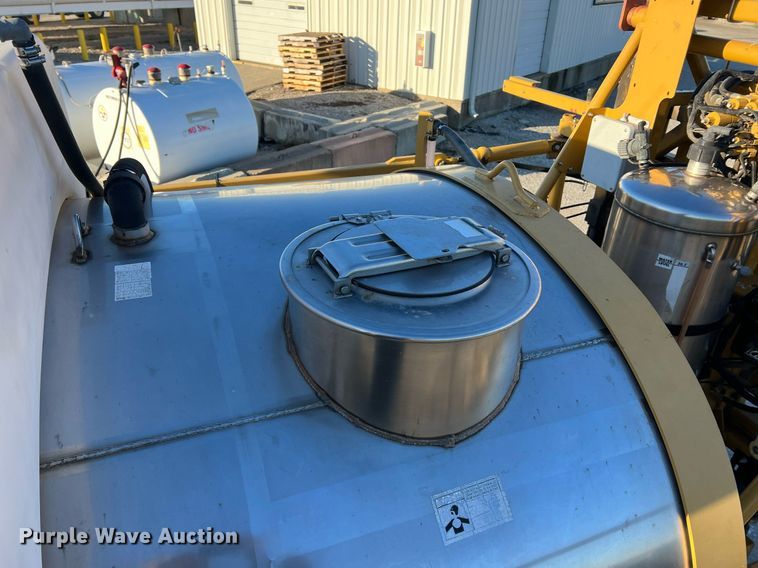 image for item NI9111 AG Chem RoGator 1194  sprayer