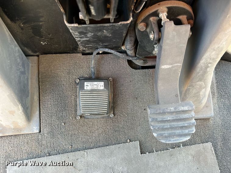 image for item NI9111 AG Chem RoGator 1194  sprayer