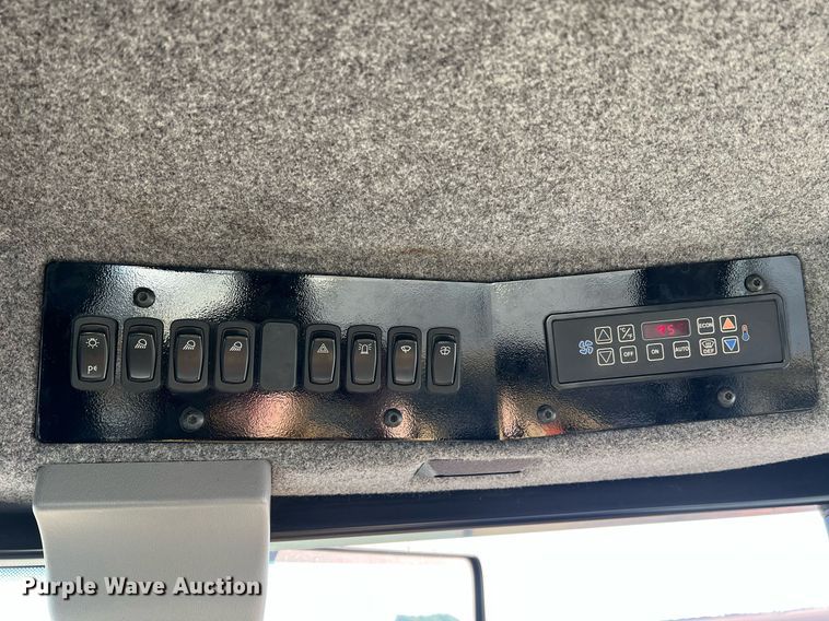 image for item NI9111 AG Chem RoGator 1194  sprayer