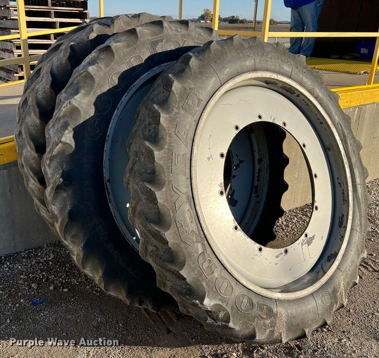 image for item NI9111 AG Chem RoGator 1194  sprayer