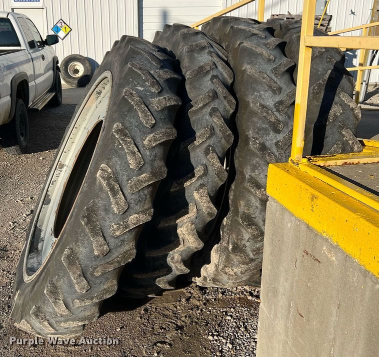 image for item NI9111 AG Chem RoGator 1194  sprayer