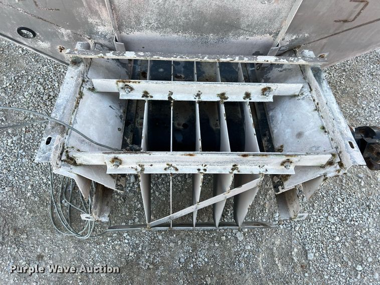 image for item NI9112 New Leader L400G4  applicator bed