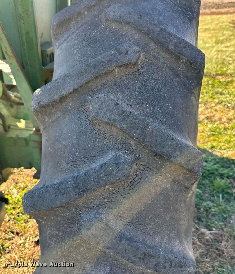 image for item NL9104 1963 John Deere 2010  tractor