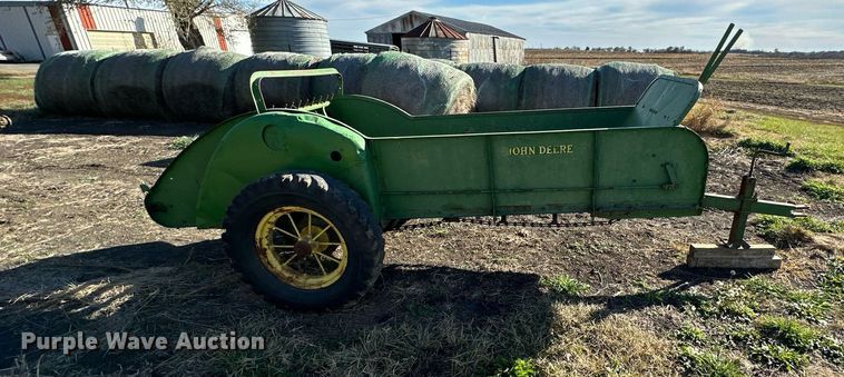 image for item NL9105 John Deere H  manure spreader