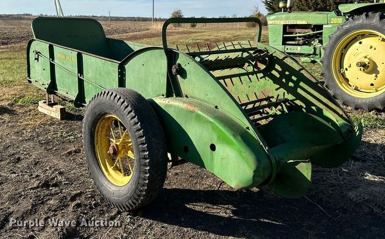 image for item NL9105 John Deere H  manure spreader