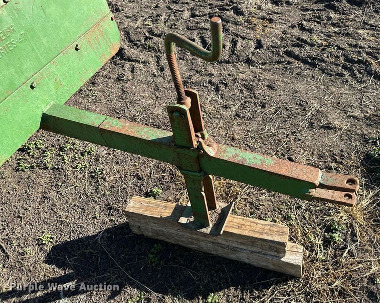 image for item NL9105 John Deere H  manure spreader