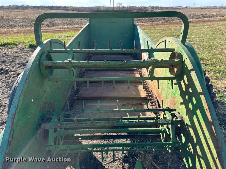 image for item NL9105 John Deere H  manure spreader