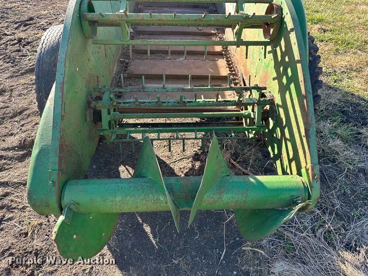 image for item NL9105 John Deere H  manure spreader
