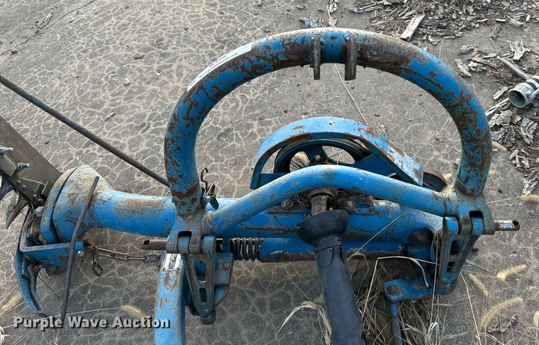 image for item NL9106 Ford 501  sickle mower