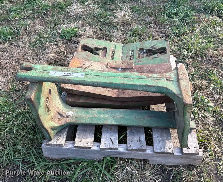 image for item NL9107 John Deere  front weights