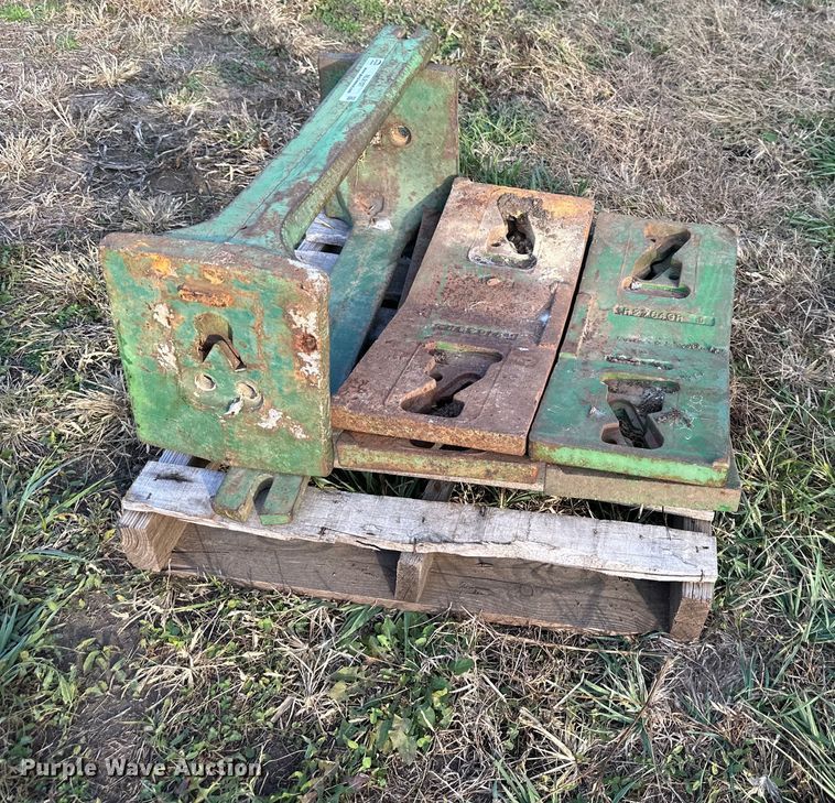 image for item NL9107 John Deere  front weights