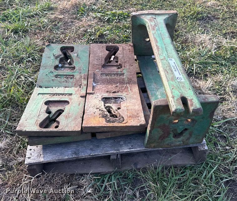 image for item NL9107 John Deere  front weights