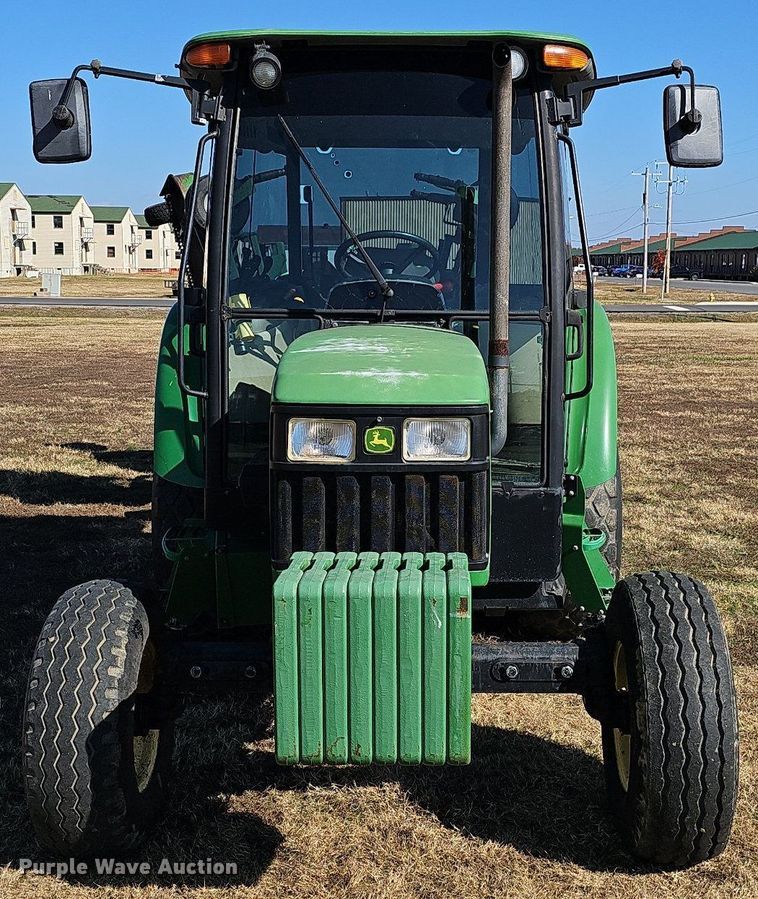 image for item NP9118 2004 John Deere 5320  tractor