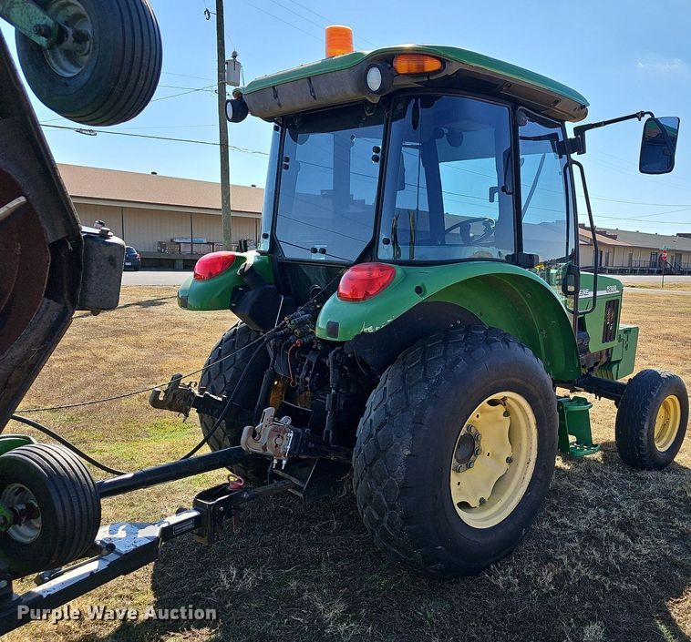 image for item NP9118 2004 John Deere 5320  tractor