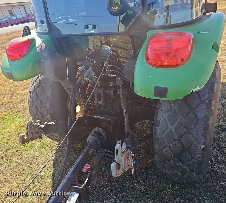 image for item NP9118 2004 John Deere 5320  tractor