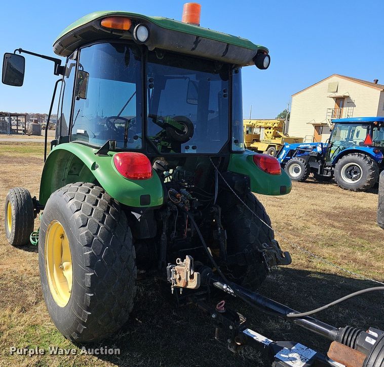 image for item NP9118 2004 John Deere 5320  tractor