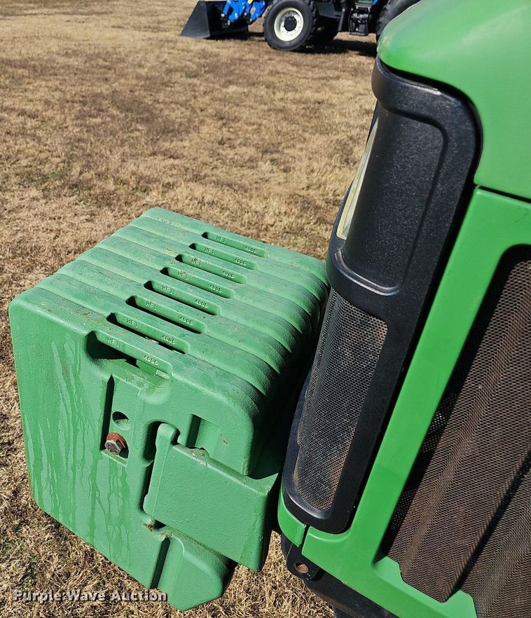 image for item NP9118 2004 John Deere 5320  tractor