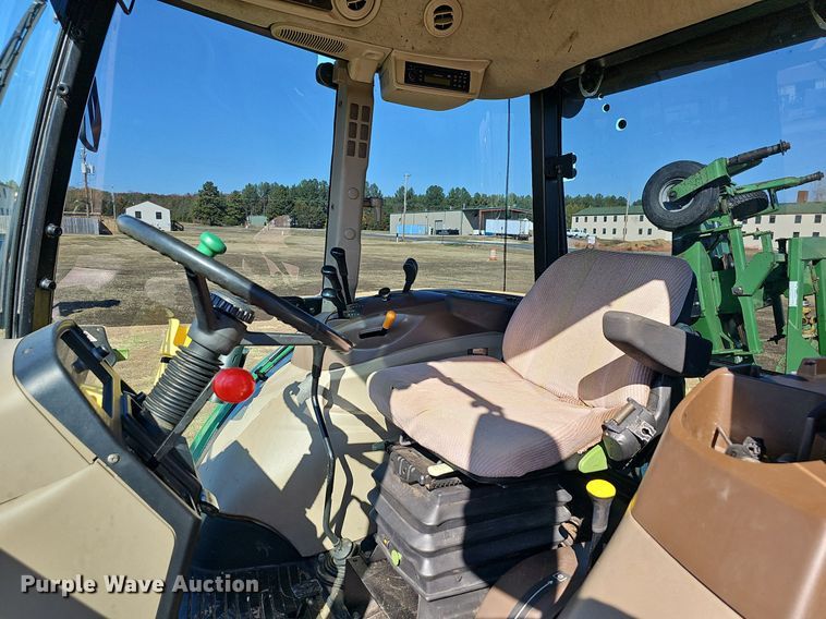 image for item NP9118 2004 John Deere 5320  tractor