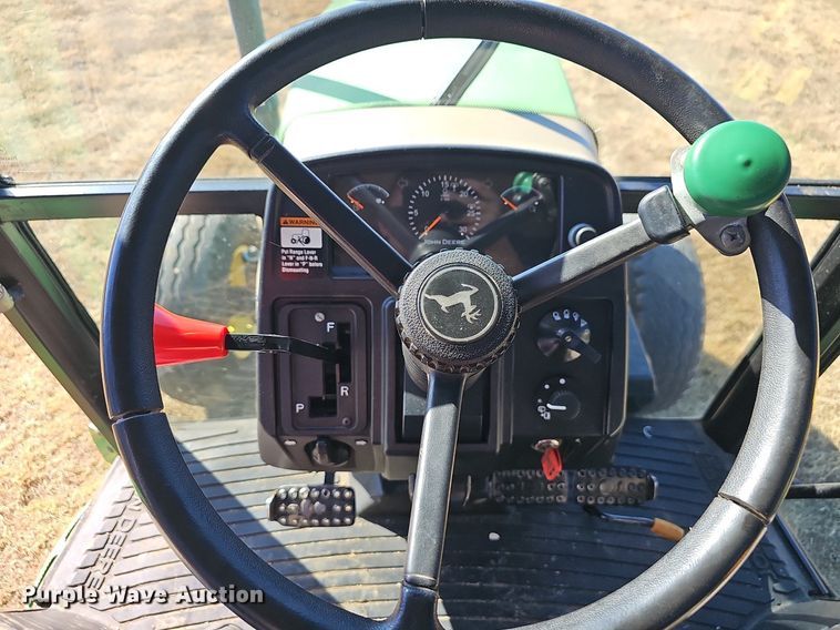 image for item NP9118 2004 John Deere 5320  tractor