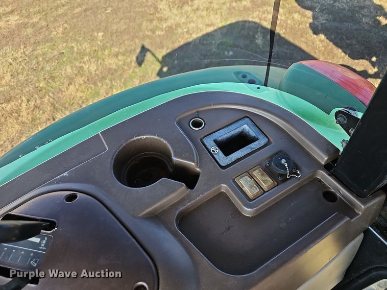 image for item NP9118 2004 John Deere 5320  tractor