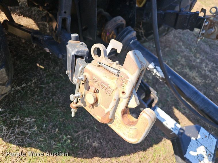 image for item NP9118 2004 John Deere 5320  tractor