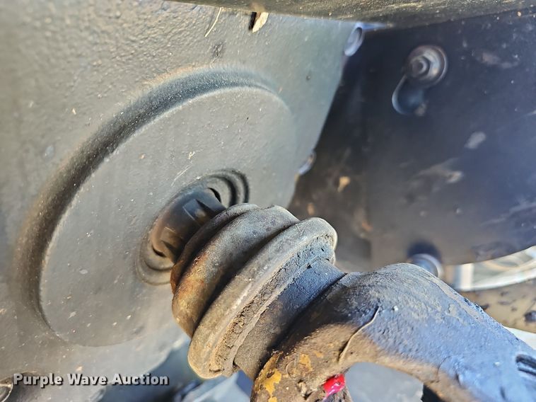 image for item NP9118 2004 John Deere 5320  tractor