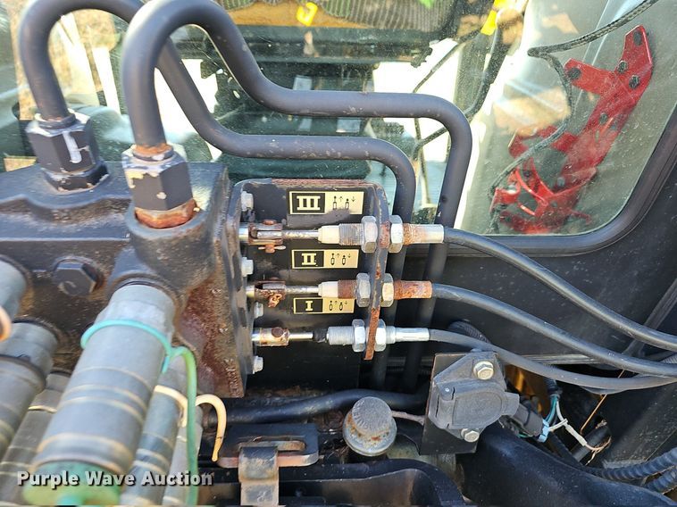 image for item NP9118 2004 John Deere 5320  tractor