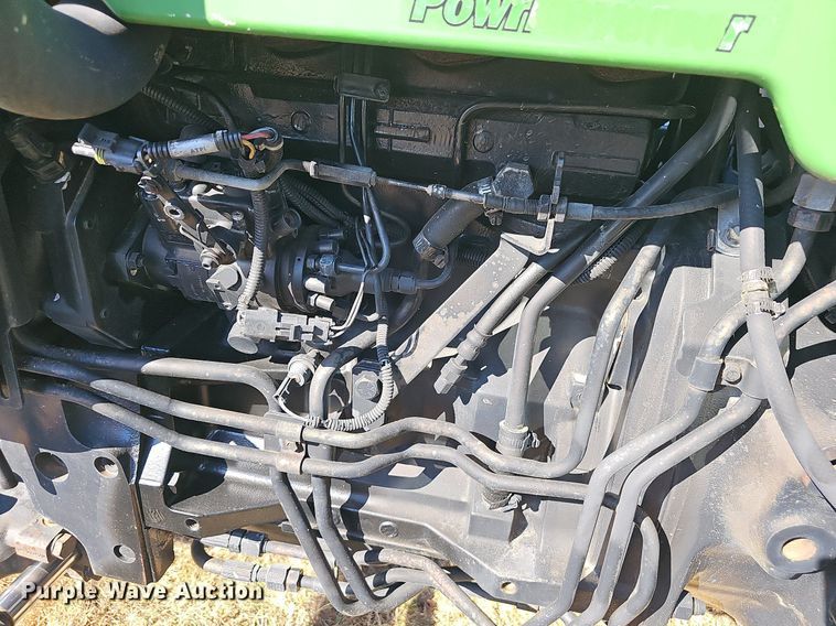 image for item NP9118 2004 John Deere 5320  tractor