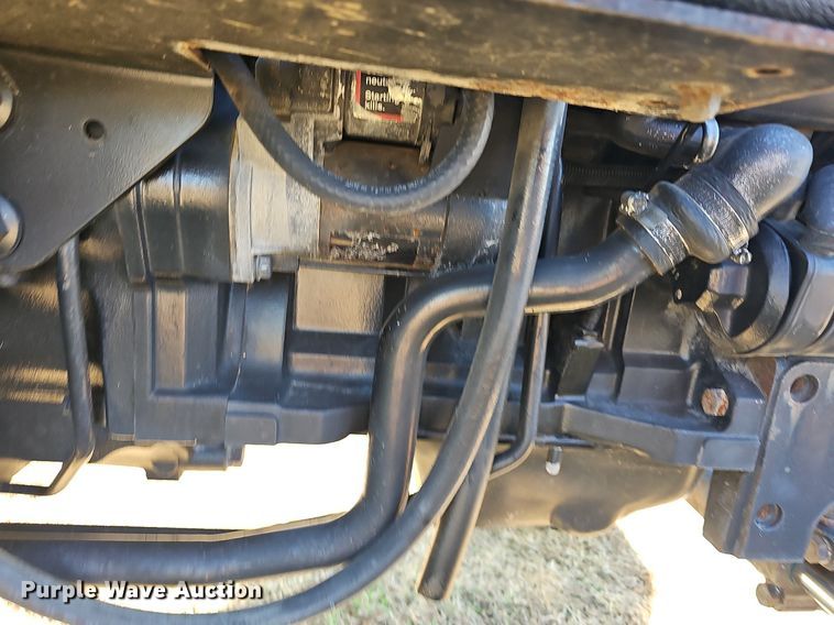 image for item NP9118 2004 John Deere 5320  tractor