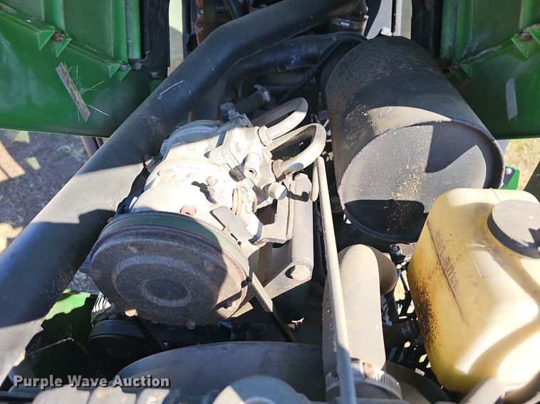 image for item NP9118 2004 John Deere 5320  tractor