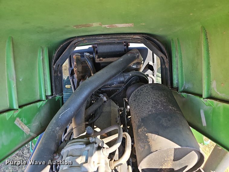 image for item NP9118 2004 John Deere 5320  tractor