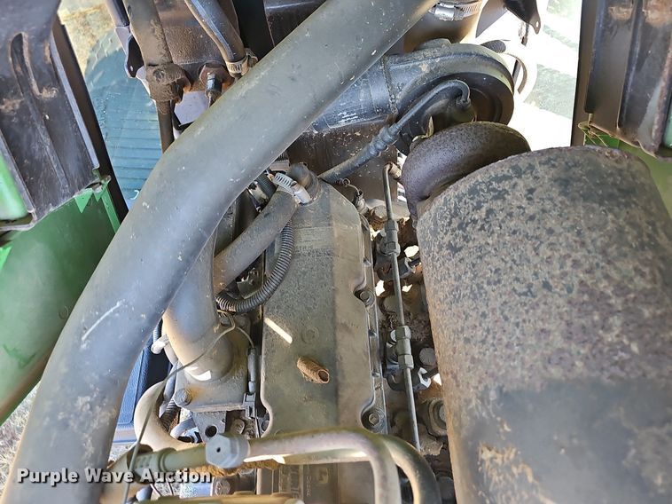 image for item NP9118 2004 John Deere 5320  tractor