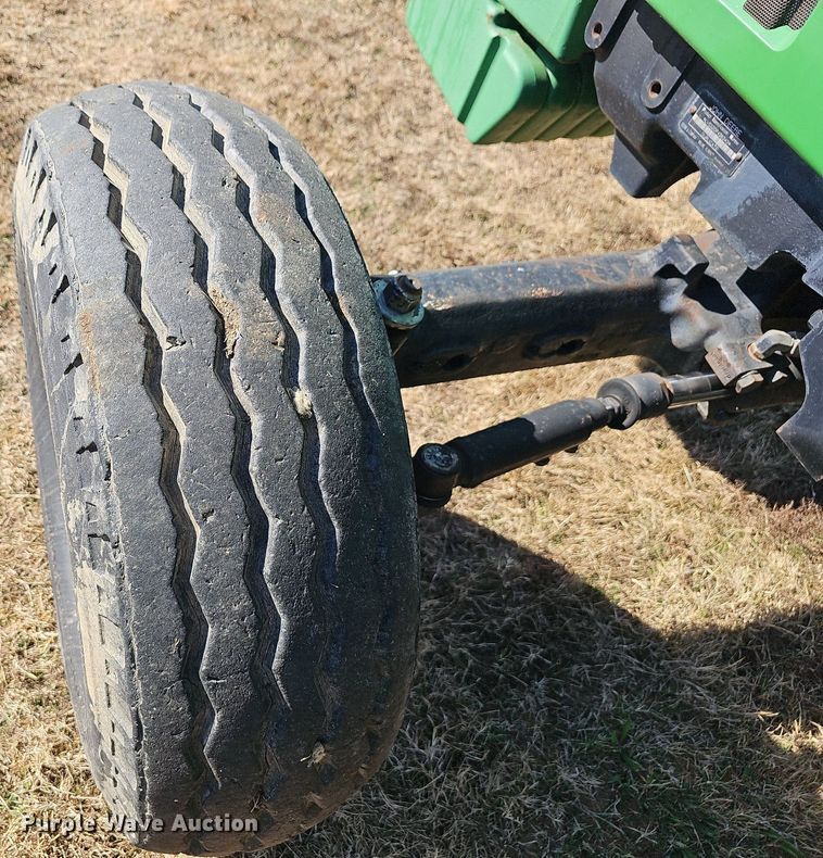 image for item NP9118 2004 John Deere 5320  tractor