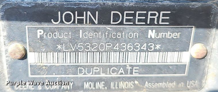 image for item NP9118 2004 John Deere 5320  tractor